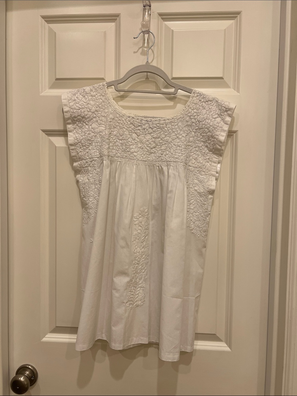 Mi Golondrina White Embroidered Cotton Top